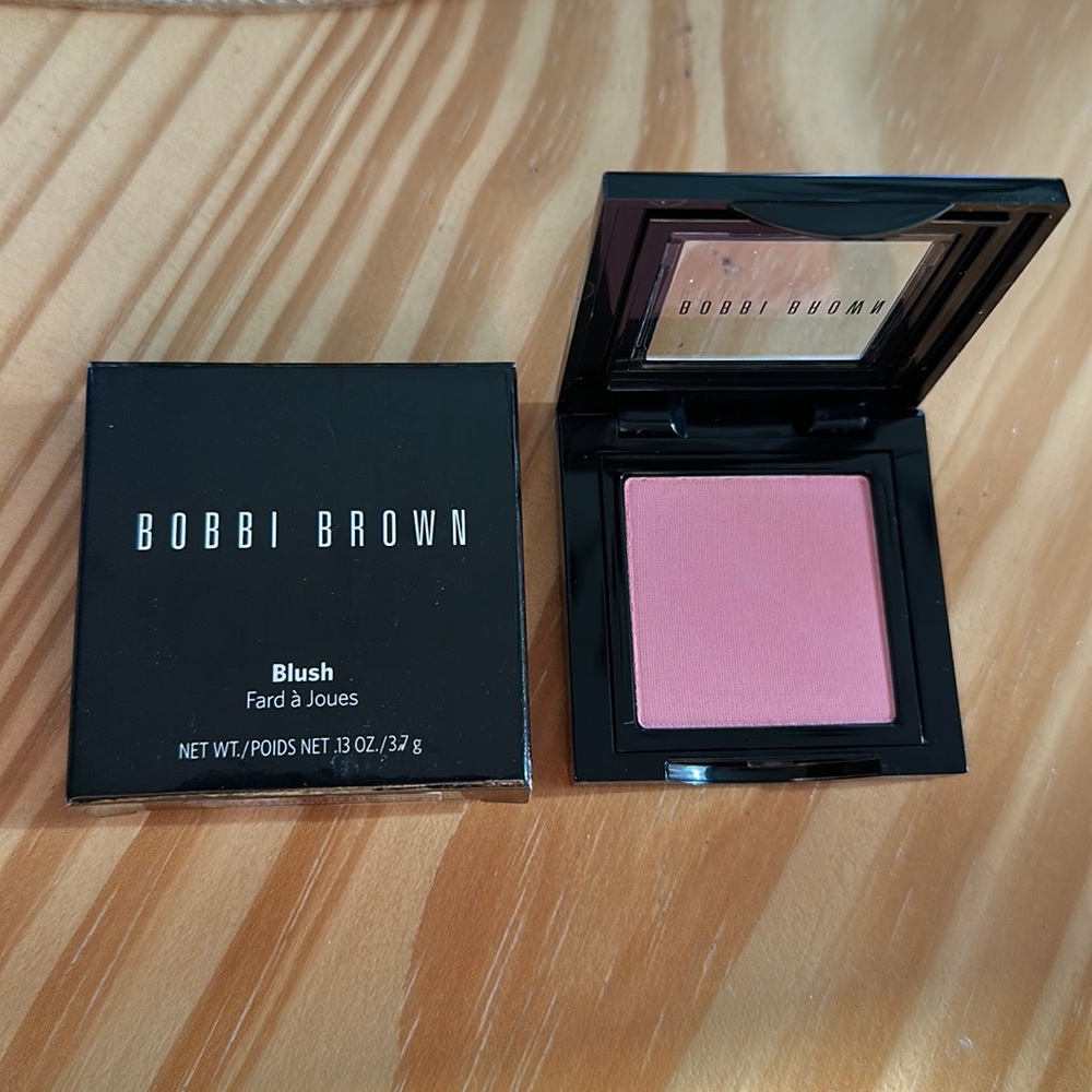 Bobbi Brown Blush in shade Nectar in box